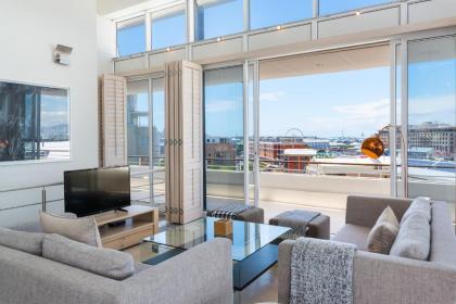 Luxe V&A Marina Penthouse with Terrace - image 19
