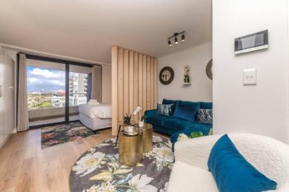 Colourful and Cosy Studio Apartment in Newlands
