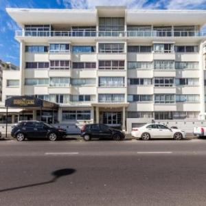 New Cumberland- Beachfront apartment-Ocean Views-WiFi Cape Town 