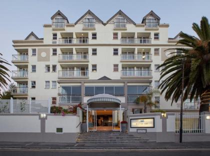 Bantry Bay Suite Hotel - image 1