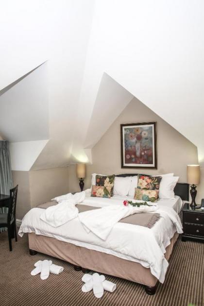 Bantry Bay Suite Hotel - image 13