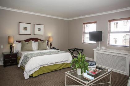 Bantry Bay Suite Hotel - image 18