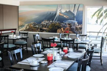 Bantry Bay Suite Hotel - image 4