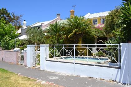 De Waterkant Cottages - image 9