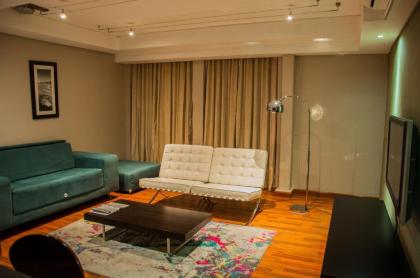 Circa Luxury Apartment Hotel - image 11