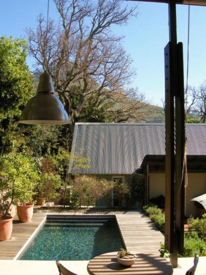 Four Rosmead Boutique Guesthouse - image 11