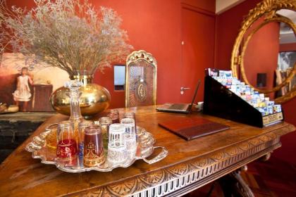 Rouge on Rose Boutique Hotel - image 3