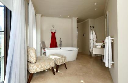 Rouge on Rose Boutique Hotel - image 6