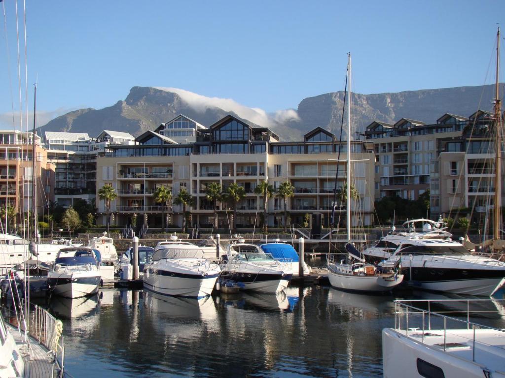 Mountain Marina Luxury Apartments - image 6