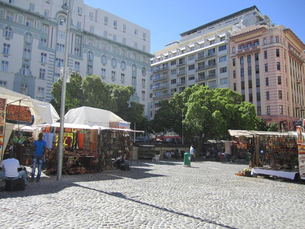 At Greenmarket Place - image 6