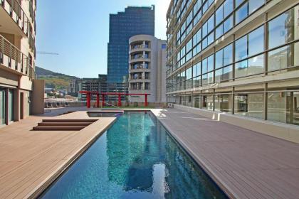 Full Power long stay rates walk to V&A Waterfront fibre WIFI gym & pool - image 10