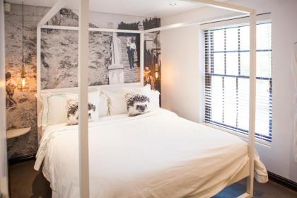 Cape Finest Guest House and Serviced Apartments - image 17