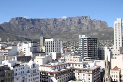 Apt 67 Long Street no loadshedding - image 10