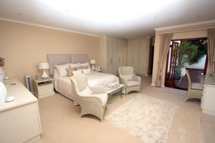 Constantia Garden Suites - image 3