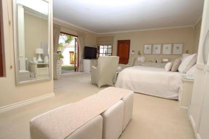 Constantia Garden Suites - image 5