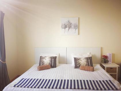 12 Greenpoint Guesthouse - image 1