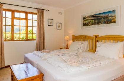 Hout Bay Lodge - image 10