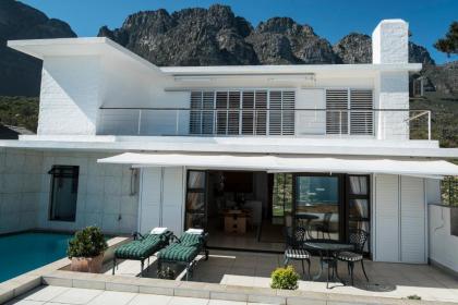 Camps Bay Villa - image 18