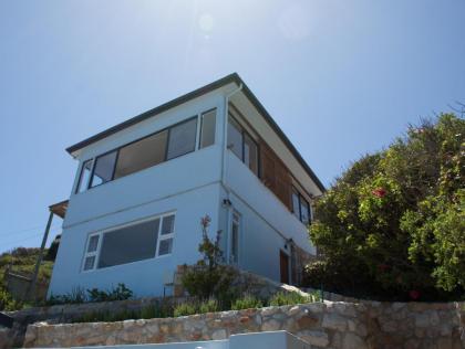 Modern Beach Apartment - image 14