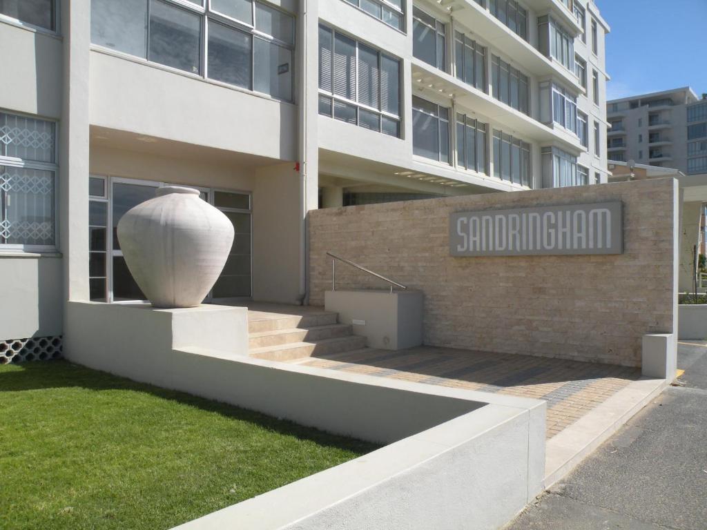 Apartment Mouille Point 27 - image 3