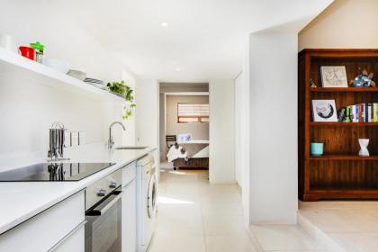 Cheviot Place Garden Apartment with Private Entrance - image 11