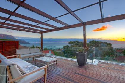 Glen Sunsets Villa by Totalstay - image 13