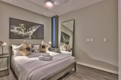 Chelsea Luxury Suites by TotalStay - image 5