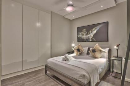 Chelsea Luxury Suites by TotalStay - image 6