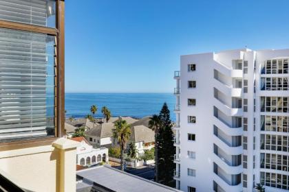 Backup-Powered Bantry Bay View 2 Bed Apartment - image 17