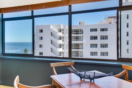 Backup-Powered Bantry Bay View 2 Bed Apartment - image 2