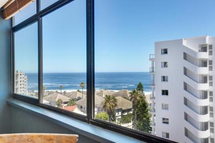 Backup-Powered Bantry Bay View 2 Bed Apartment - image 8