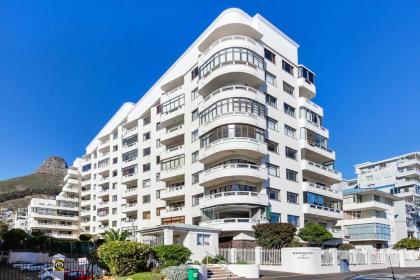 Backup Powered Sea View Apartment on the Promenade - image 3