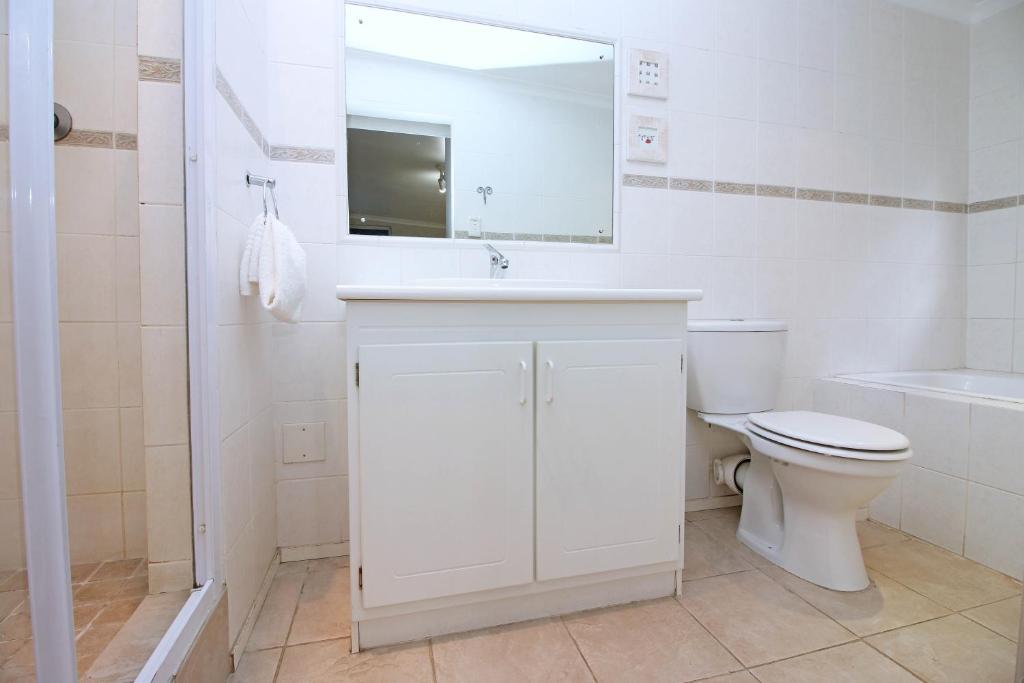 10VDW Self Catering Apartments - image 4