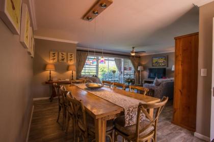 dk villas 1 Harbour View Hout Bay - image 12