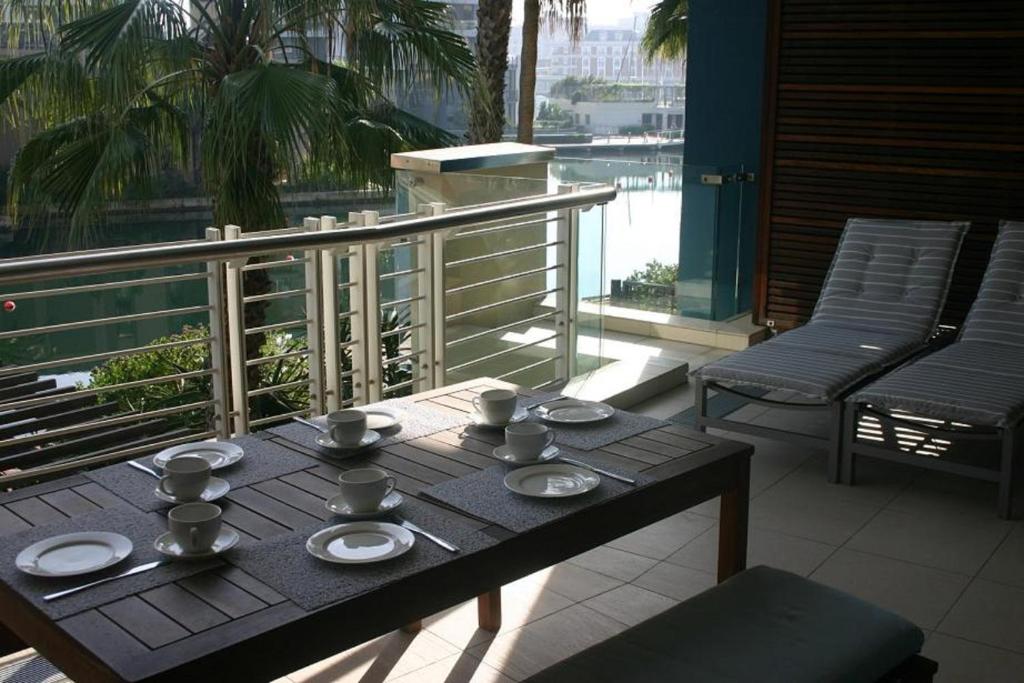 Waterfront Stays - image 7