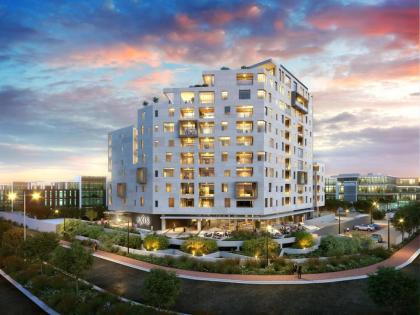 Axis Luxury Apartments - image 1