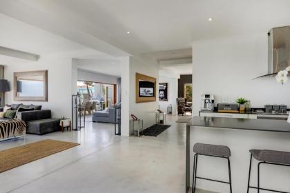 Jo Leo House by Totalstay - image 14