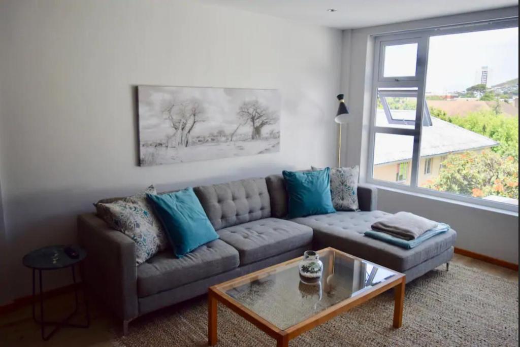 1Bedroom With TableMountain View - main image