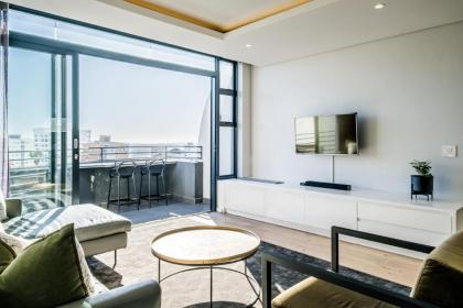 Penthouse on S - image 10