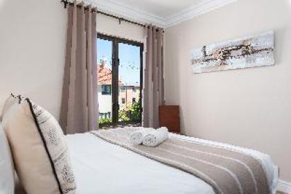 Sunny Sea Point Apartment with Private Balcony