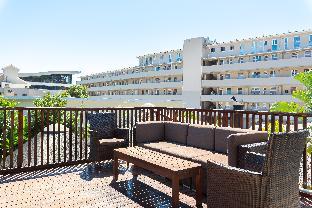 Sunny Sea Point Apartment with Private Balcony - image 6