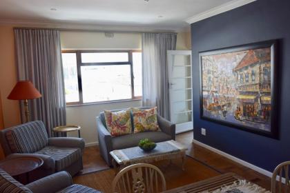 Vibrant and Safe 2 Bedroom Apartment - image 1