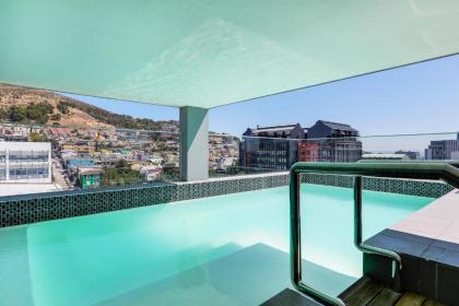 Elegant Modern Apartment near Table Mountain - image 9