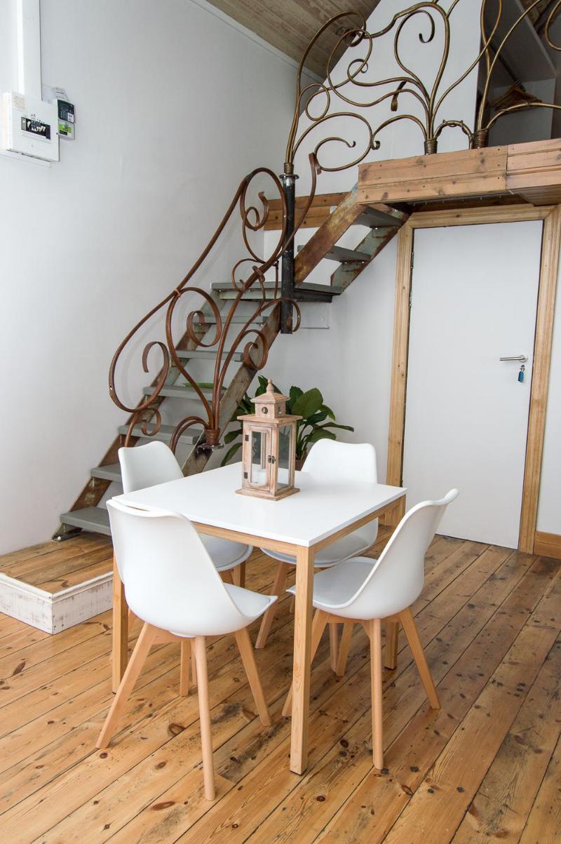 The Barn self-catering loft apartment - image 7