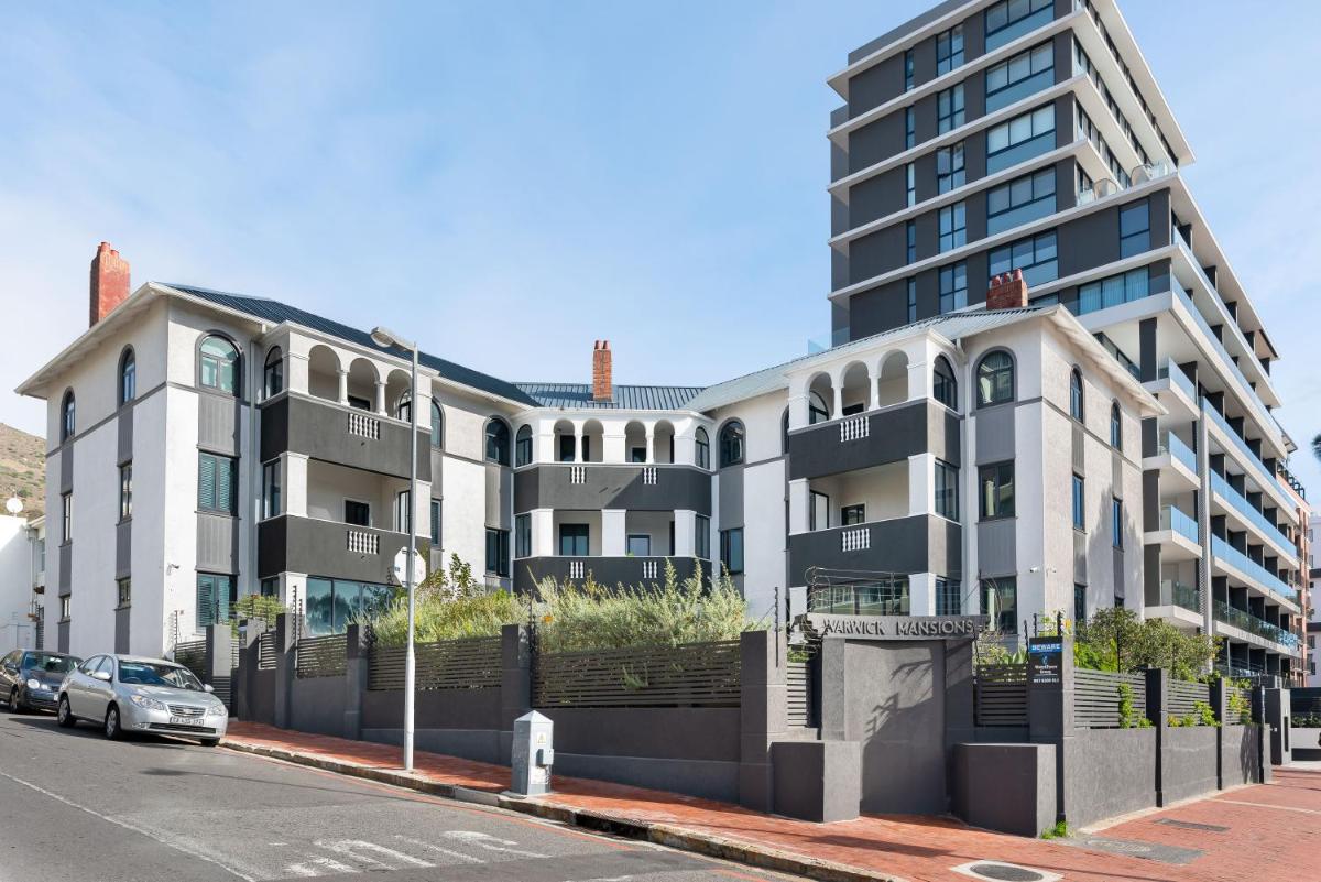 Edgy Green Point Pad  Balcony  Parking  Pool - main image