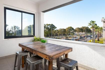 Edgy Green Point Pad  Balcony  Parking  Pool - image 18