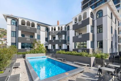 Edgy Green Point Pad  Balcony  Parking  Pool - image 9