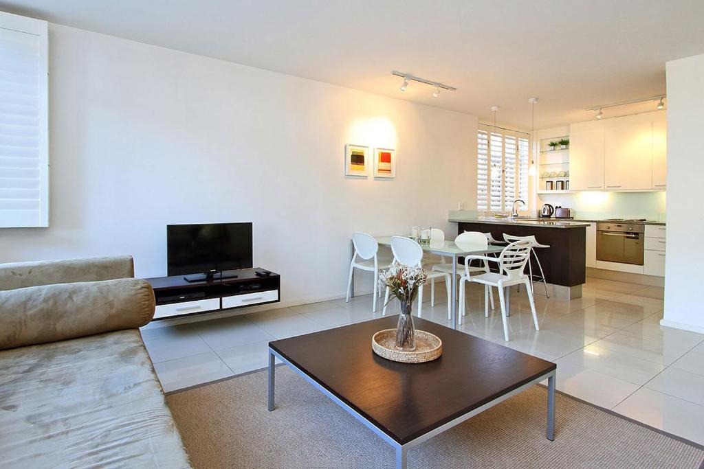 St Martini Gardens 1 Bedroom Apartment - image 3