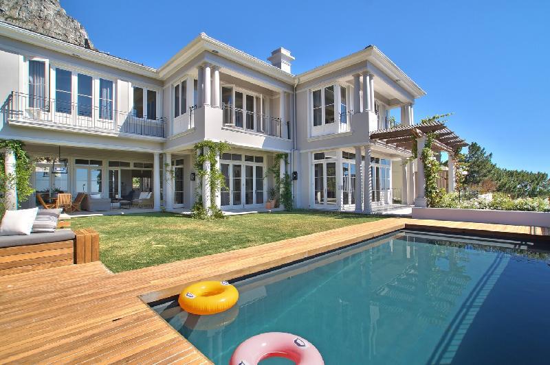 Stylish Villa with lots of space - Camps Bay - main image