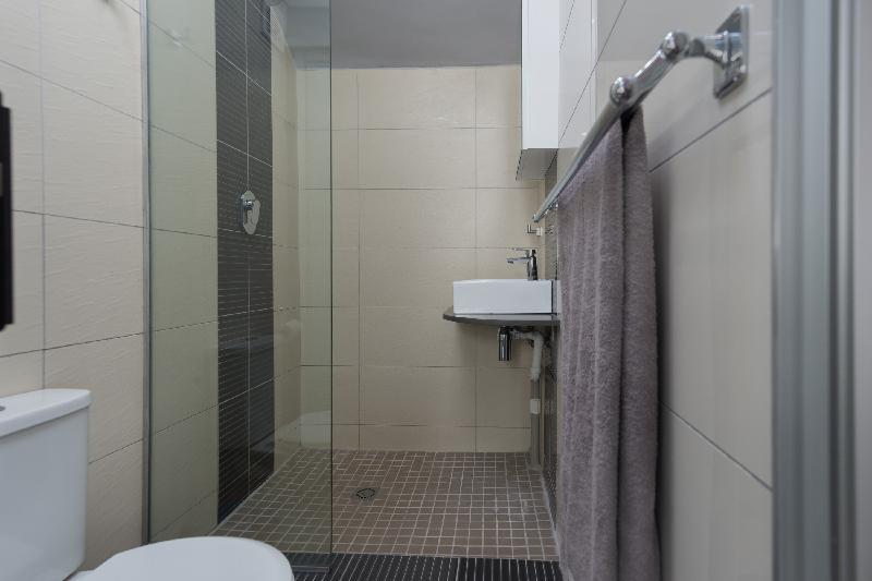 Cute Sea Point Private Apartment / with Potable water! - main image